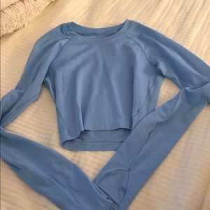 Blue cropped lululemon swiftly